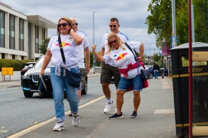 五星体育直播-差评！女子为丈夫网购利兹联官方新款装备，却收到XXXL桑德兰球衣