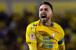 时隔217天！前西甲名将宣布复出：3年2次对抗癌症 全队祝贺