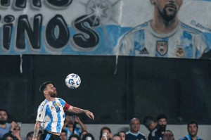 五星体育官网-距离榜首仅差4球！梅西世预赛已打进35球，并列历史第三