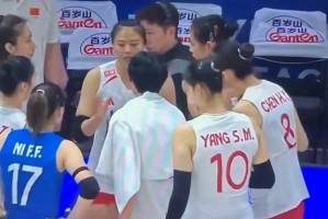 五星体育直播-暂停指点全队与主帅思路相左！龚翔宇尽显执教功底，她比赵勇靠谱|中国女排|泰国女排|张晨|女排|队员_新浪体育_新浪新闻