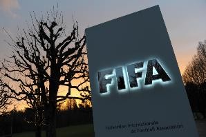 记者：FIFA修订准则，种族歧视罚款上限提至450万镑&amp;FIFA可介入