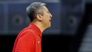 五星体育直播-中国男篮更衣室曝光！逆转功臣透露内情，3人哭了，包括篮协主席