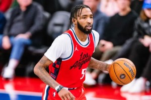 五星体育官网-Stein：小琼斯前经纪人赢得仲裁，获其合同120万美元佣金